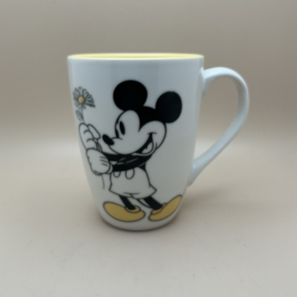 Disney Mickey Loves Minnie Tapered Coffee‎ Mug, Yellow and White
